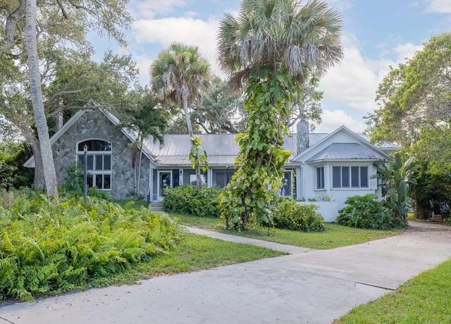 Property at 8995 S Indian River Dr, Fort Pierce, FL 34982, 4 beds, 3.5 baths