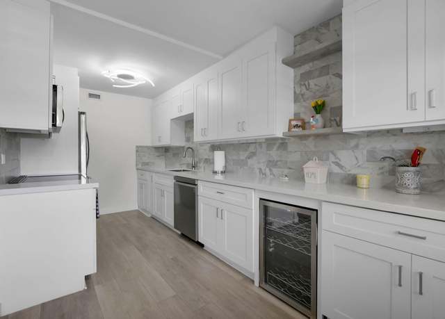 Property at 1084 Guildford E, Boca Raton, FL 33434, 2 beds, 1.5 baths