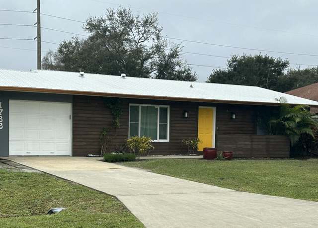 Property at 1786 SE Minorca Ave, Port Saint Lucie, FL 34952, 3 beds, 2 baths