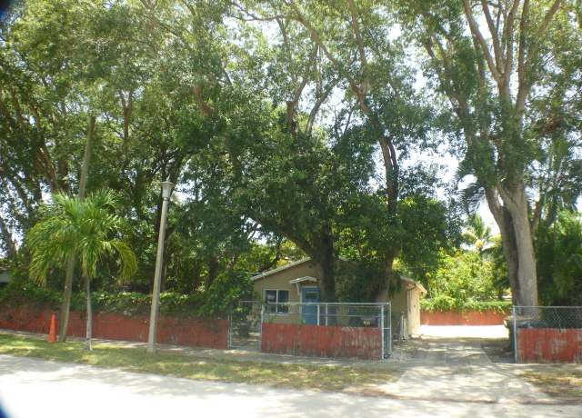 Property at 431 NE 132nd St, North Miami, FL 33161, 2 beds, 2 baths