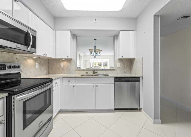 Property at 14112 Huntington Pointe Dr #105, Delray Beach, FL 33484, 2 beds, 2 baths