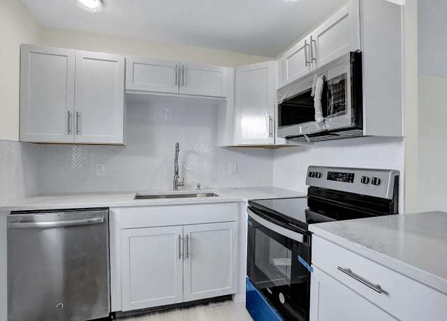 Property at 169 Seville H, Delray Beach, FL 33446, 2 beds, 2 baths