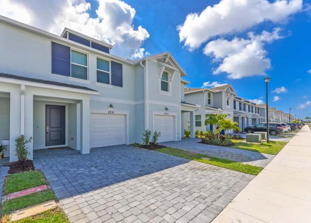 Property at 5731 SE Edgewater Cir, Stuart, FL 34997, 3 beds, 2.5 baths