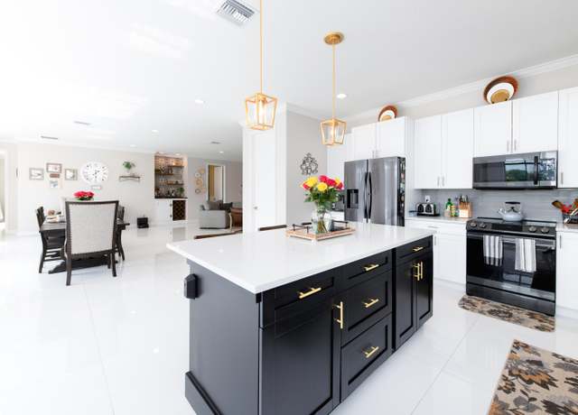 Property at 314 NE Surfside Ave, Port Saint Lucie, FL 34983, 4 beds, 4 baths