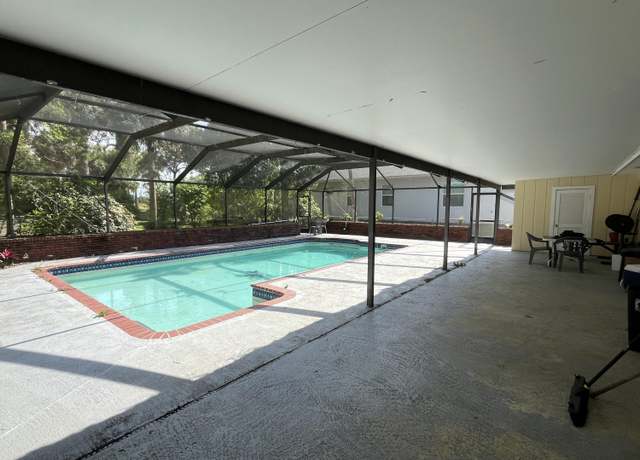 Property at 203 E Easy St, Fort Pierce, FL 34982, 3 beds, 2 baths