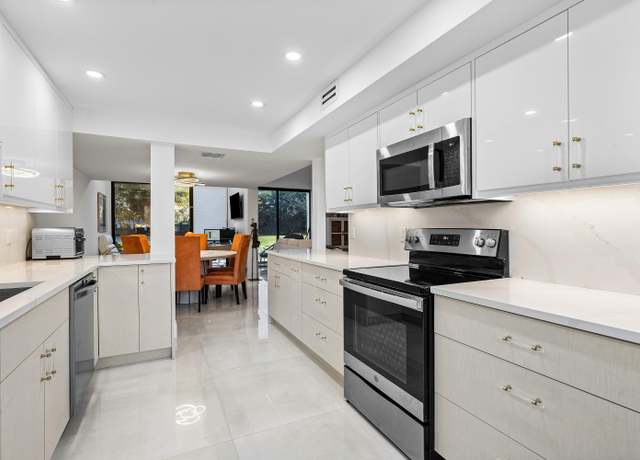 Property at 3505 Bridgewood Dr #3505, Boca Raton, FL 33434, 3 beds, 2.5 baths