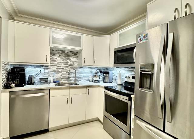 Property at 9300 SW 8th St St #116, Boca Raton, FL 33428, 1 bed, 1.5 baths