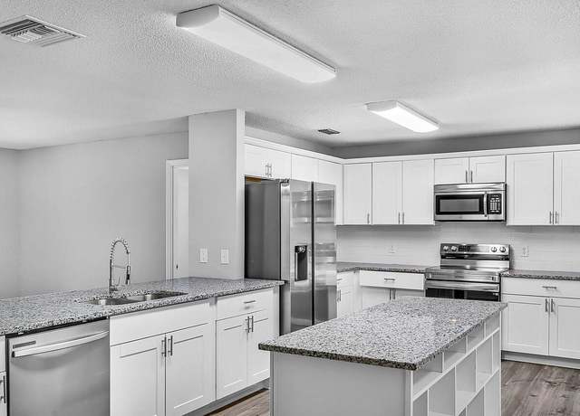 Property at 891 46th Ave, Vero Beach, FL 32966, 3 beds, 2 baths