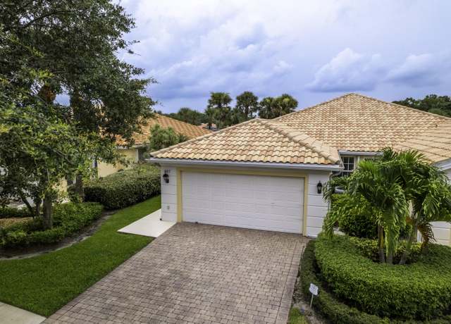 Property at 997 SW Balmoral Trce Trce, Stuart, FL 34997, 2 beds, 2 baths