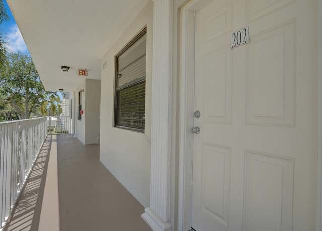 Property at 6037 Balboa Cir #202, Boca Raton, FL 33433, 2 beds, 2 baths