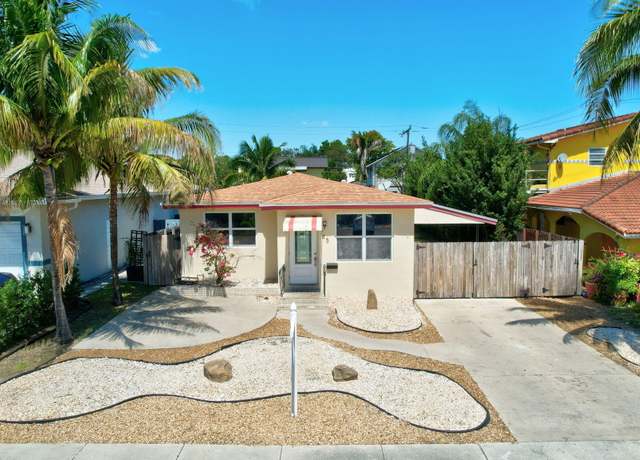 Property at 45 SE 14th St Unit 1-2, Dania, FL 33004, 3 beds, 2 baths