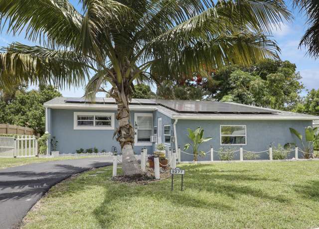 Property at 9277 Bloomfield Dr, Palm Beach Gardens, FL 33410, 3 beds, 2 baths