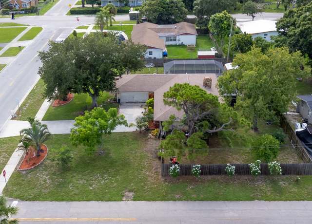 Property at 903 Grandview Blvd, Fort Pierce, FL 34982, 3 beds, 2 baths