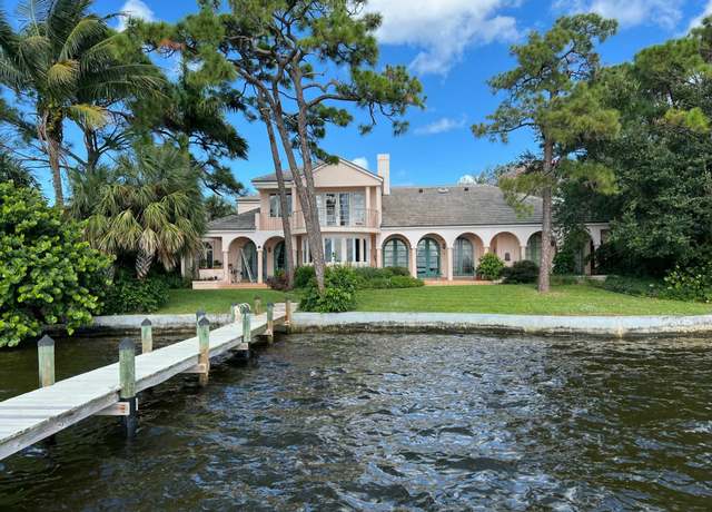 Property at 17 Bay Harbor Rd, Tequesta, FL 33469, 4 beds, 3.5 baths