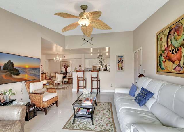Property at 157 Yacht Club Way #202, Hypoluxo, FL 33462, 2 beds, 1 bath