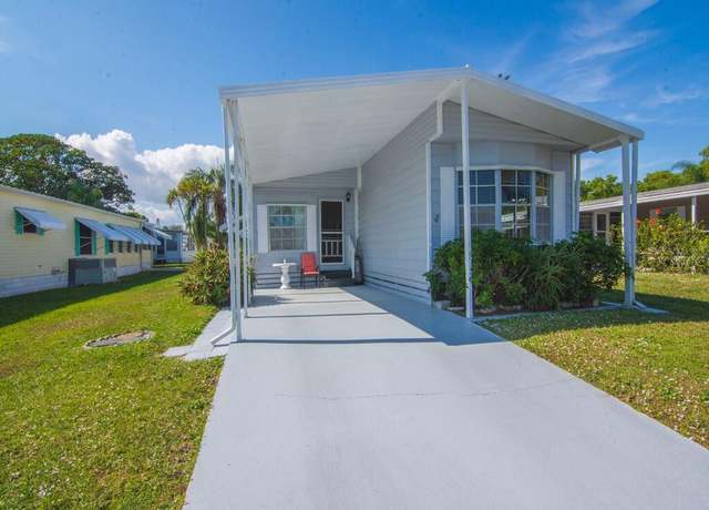 Property at 4 Oliva Rd, Port Saint Lucie, FL 34952, 2 beds, 2 baths