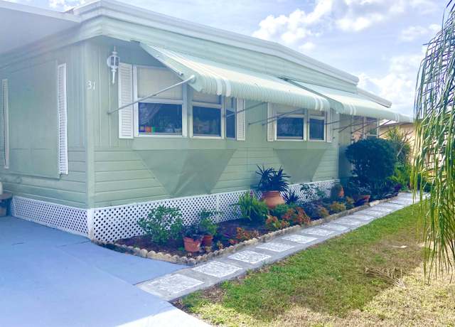 Property at 31 Grande Vista Way, Port Saint Lucie, FL 34952, 3 beds, 2 baths
