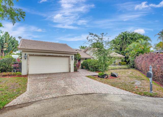 Property at 1040 SW 93rd Ave, Plantation, FL 33324, 3 beds, 2 baths