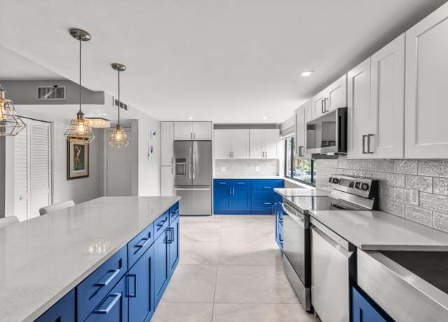 Property at 11205 Green Lake Dr #201, Boynton Beach, FL 33437, 3 beds, 2 baths