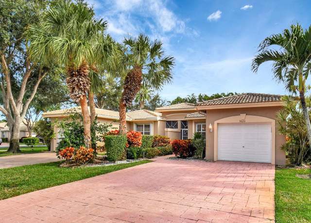 Property at 9620 Crescent View Dr N, Boynton Beach, FL 33437, 3 beds, 2 baths