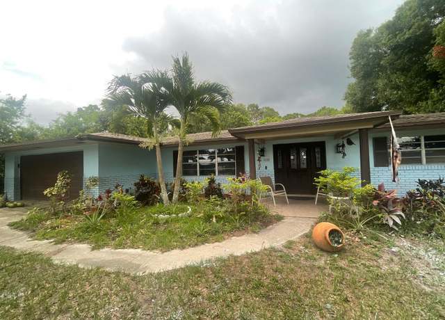 Property at 2622 Newport Dr, Fort Pierce, FL 34982, 5 beds, 3 baths