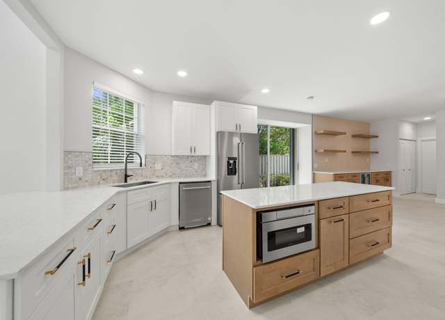 Property at 232 Eagleton Lake Blvd, Palm Beach Gardens, FL 33418, 4 beds, 3.5 baths