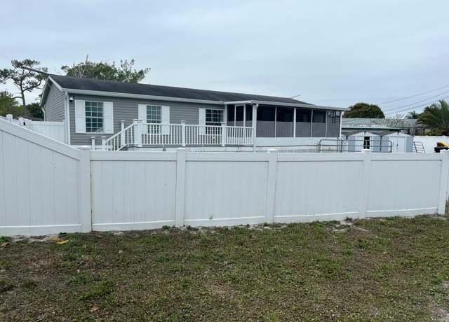 Property at 1580 NE Seneca Ave, Stuart, FL 34994, 4 beds, 2 baths