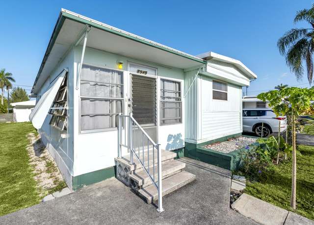 Property at 8949 Oak St, Boynton Beach, FL 33436, 2 beds, 2 baths