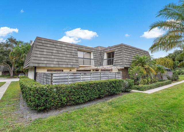 Property at 1303 13th Ter, Palm Beach Gardens, FL 33418, 3 beds, 2.5 baths