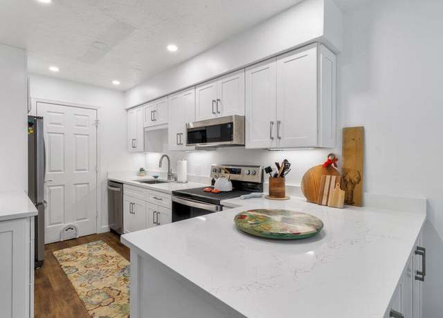 Property at 735 Timber Ridge Trl SW Unit B, Vero Beach, FL 32962, 2 beds, 2 baths
