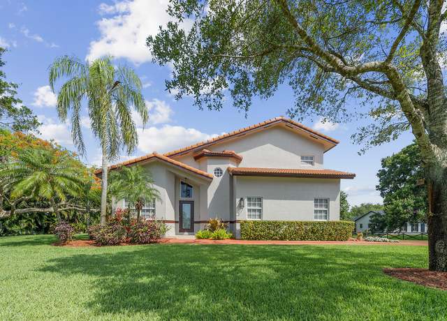 Property at 20525 SW 53rd Mnr, Pembroke Pines, FL 33332, 4 beds, 2.5 baths