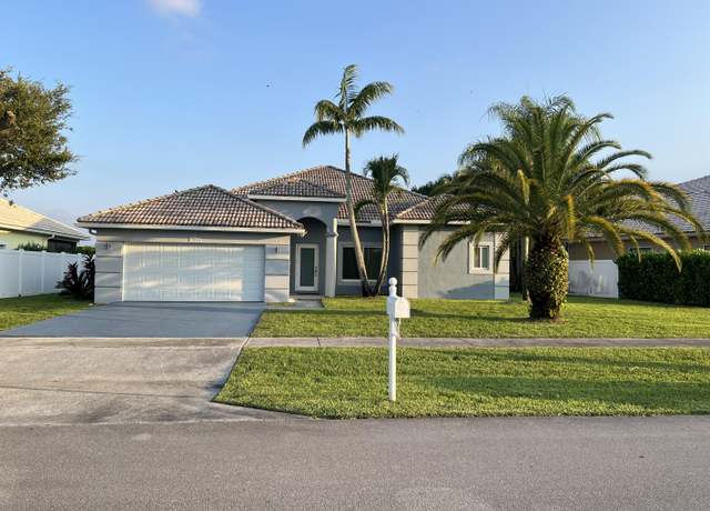 Property at 10664 Paso Fino Dr, Wellington, FL 33449, 3 beds, 2 baths