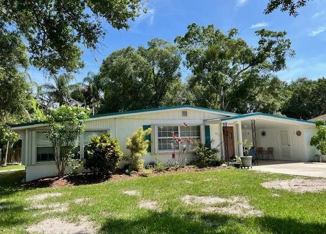 Property at 611 Brack Rd, Fort Pierce, FL 34982, 2 beds, 1.5 baths