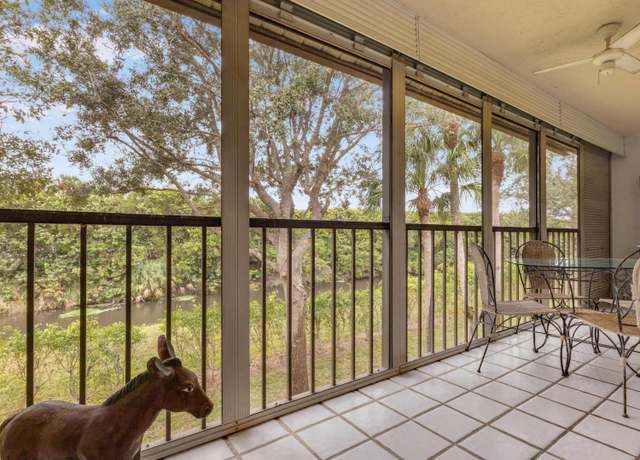 Property at 7879 Willow Spring Dr #922, Lake Worth, FL 33467, 2 beds, 2 baths