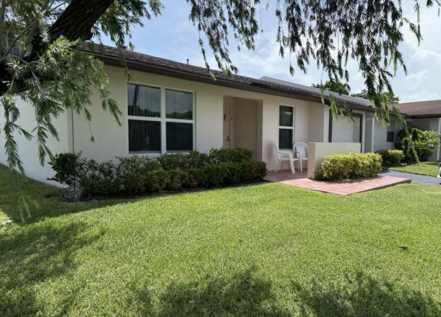 Property at 15627 Bottlebrush Cir, Delray Beach, FL 33484, 2 beds, 2 baths