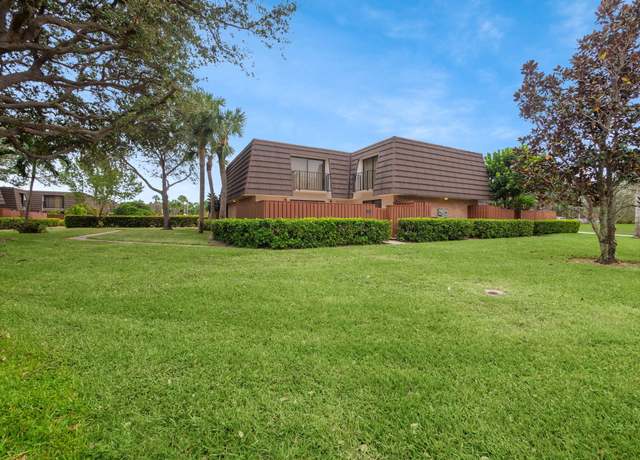 Property at 2005 20th Ct, Jupiter, FL 33477, 2 beds, 2.5 baths