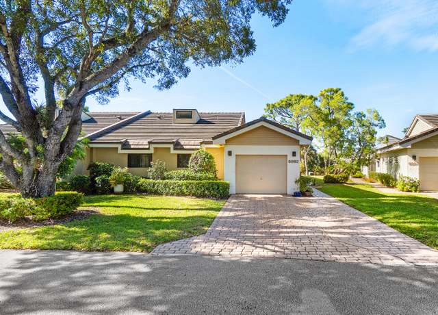 Property at 6892 Parisian Way, Lake Worth, FL 33467, 3 beds, 2.5 baths