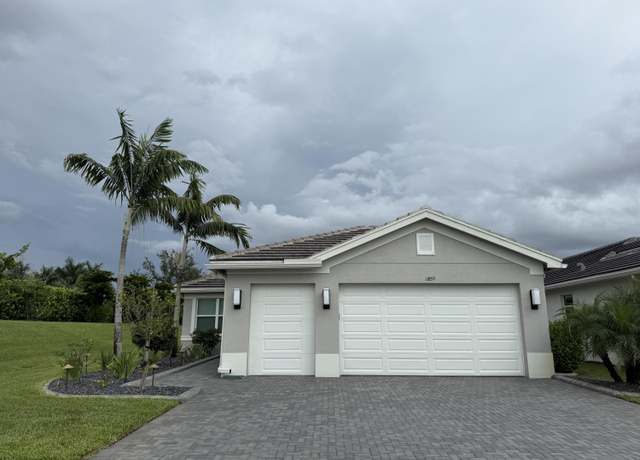 Property at 11859 SW Paradise River Rd, Port Saint Lucie, FL 34987, 3 beds, 2.5 baths