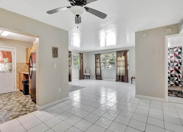 Property at 20310 NE 2nd Ave #17, Miami Gardens, FL 33179, 2 beds, 2 baths