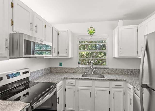 Property at 51 Woodland Dr #207, Vero Beach, FL 32962, 2 beds, 2 baths