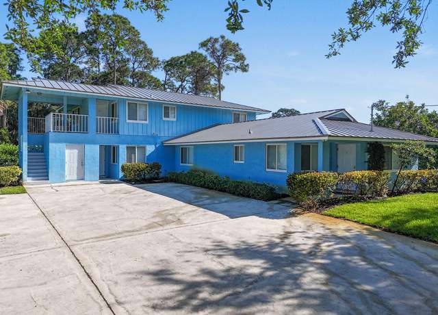 Property at 6881 Church St, Jupiter, FL 33458, 6 beds, 3 baths