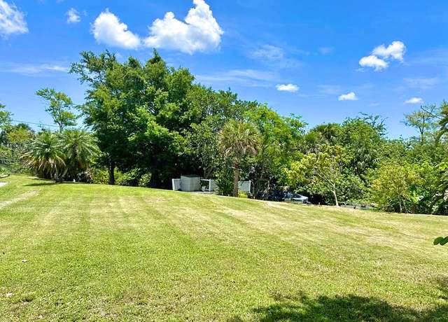 Property at 823 Yacht Clb, Moore Haven, FL 33471