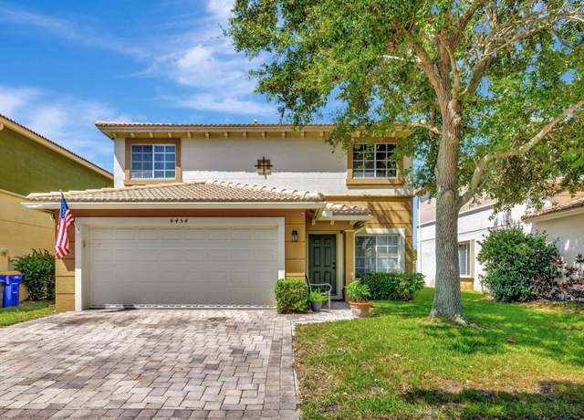 Property at 4454 SE Graham Dr, Stuart, FL 34997, 3 beds, 2.5 baths