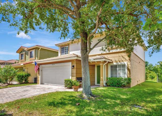 Property at 4454 SE Graham Dr, Stuart, FL 34997, 3 beds, 2.5 baths