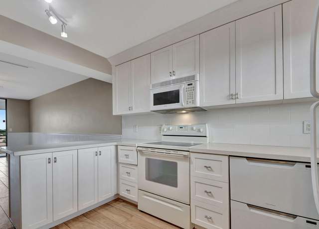 Property at 4640 Lucerne Lakes Blvd W #502, Lake Worth, FL 33467, 2 beds, 2 baths