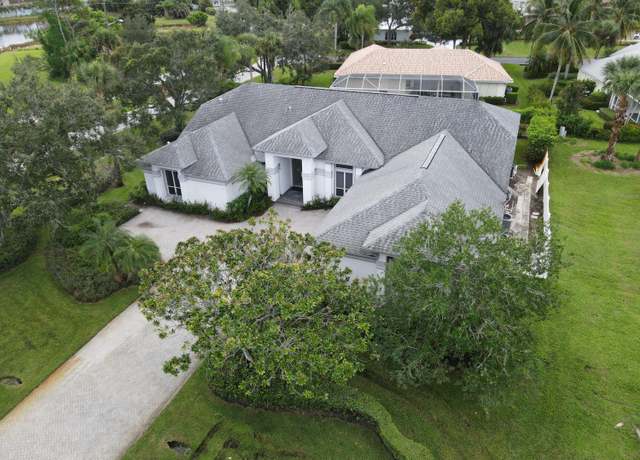 Property at 1111 SE Westchester Dr, Port Saint Lucie, FL 34952, 4 beds, 4 baths
