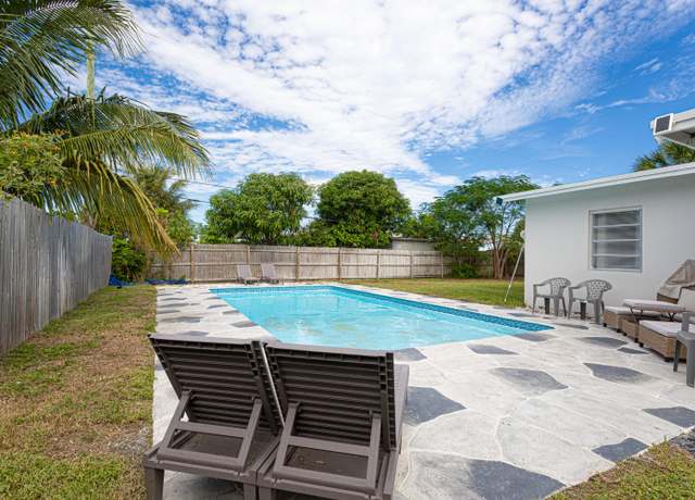 Property at 1415 W Branch St, Lantana, FL 33462, 2 beds, 2 baths