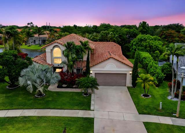 Property at 10798 Seacliff Cir, Boca Raton, FL 33498, 4 beds, 2.5 baths