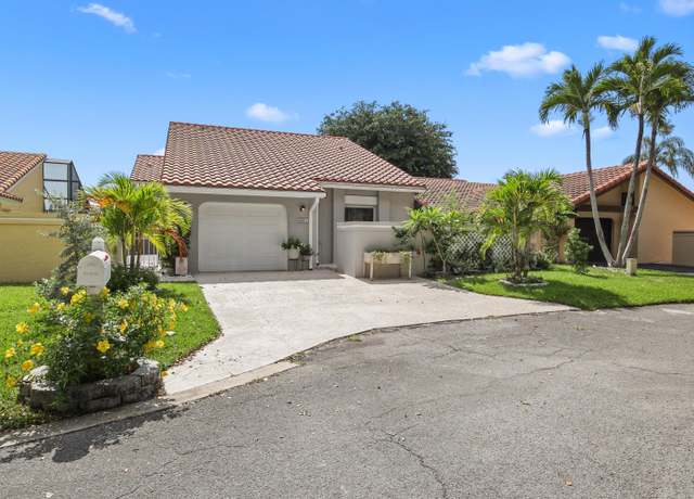 Property at 2021 NW 15th Pl, Delray Beach, FL 33445, 3 beds, 2 baths