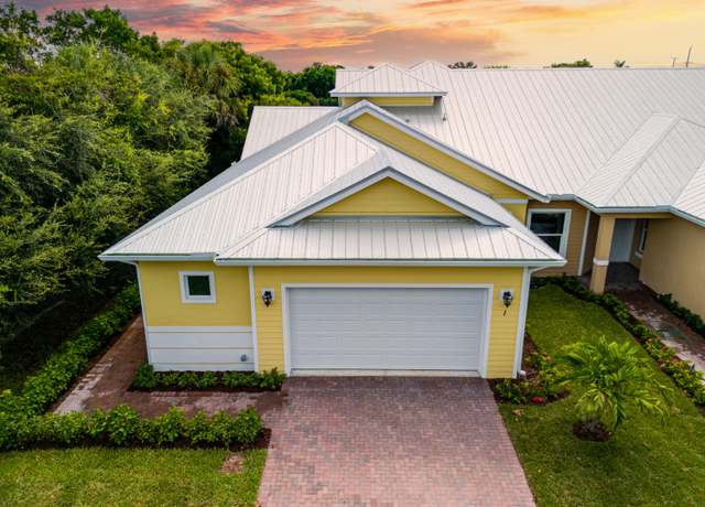 Property at 1805 Bridgepointe Cir #1, Vero Beach, FL 32967, 3 beds, 3.5 baths